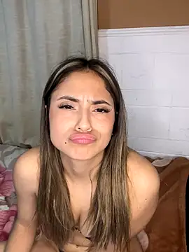 Stripchat cam girl Skinnymica