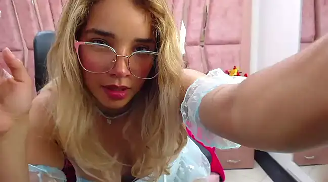Stripchat cam girl Olivia_Fox69