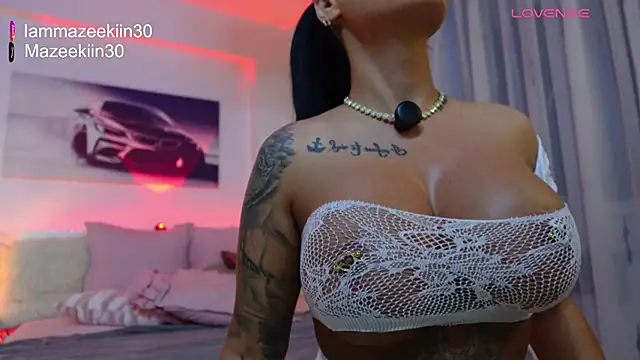 Stripchat cam girl Iammazeekiin30