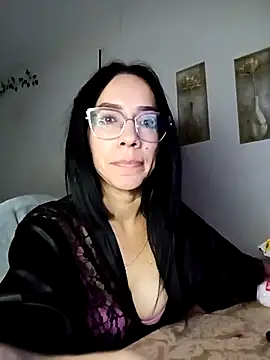 Stripchat cam girl YaraDuartee