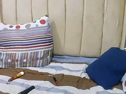 Stripchat cam girl BunnyChowxx25