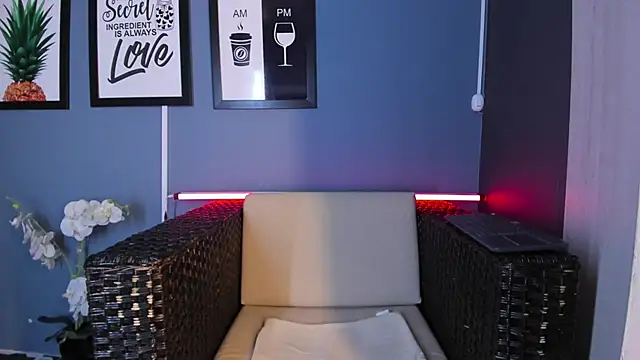 Stripchat cam girl BellaKenzie