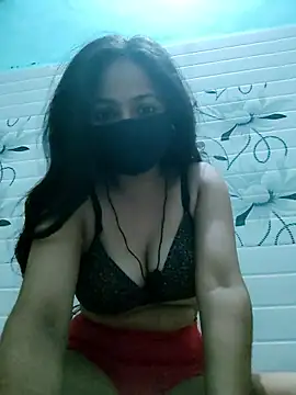 Stripchat cam girl parvee_