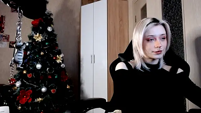Stripchat cam girl SophiaLur
