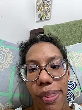 Stripchat cam girl Valen_1990