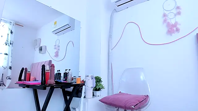 Stripchat cam girl Alaya_luna