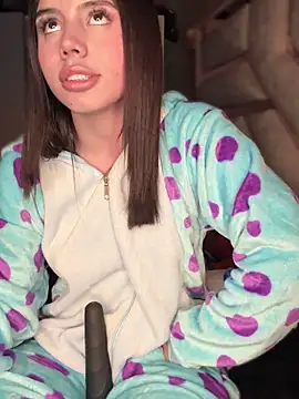 Stripchat cam girl Laura-Khalifa