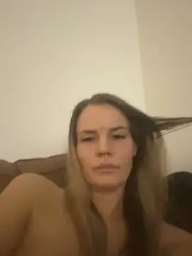 Stripchat cam girl Cutebrowneyes_