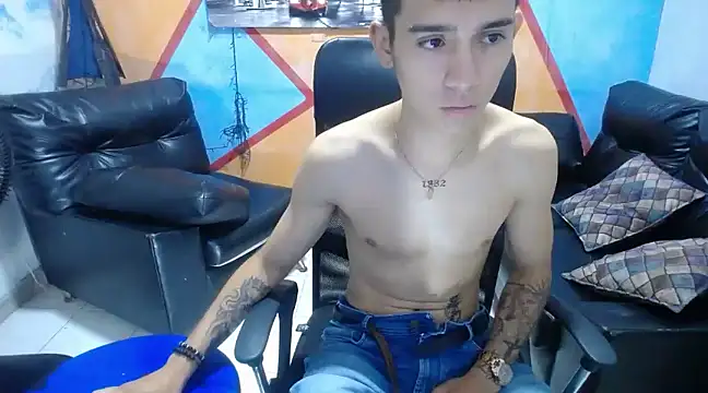 Stripchat cam girl boy_hand