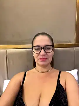 Stripchat cam girl Milana8263