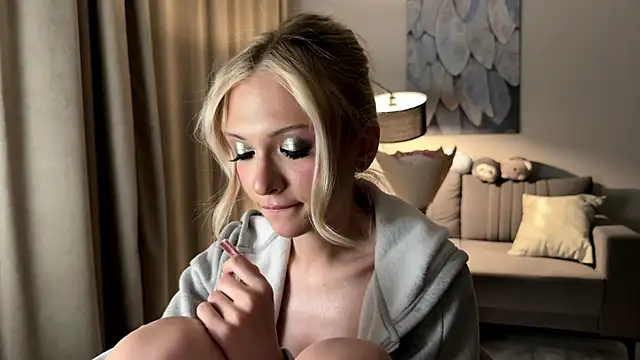 Thumbnail of EvelineMolima - Stripchat live cam
