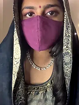 Stripchat cam girl HeartQueen05