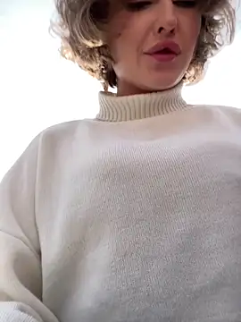 Stripchat cam girl EmmaSweetyy