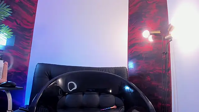 Stripchat cam girl KiaraMorales