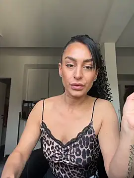 Thumbnail of CurlyRouge - Stripchat live cam