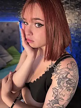 Stripchat cam girl Alyson_LTS