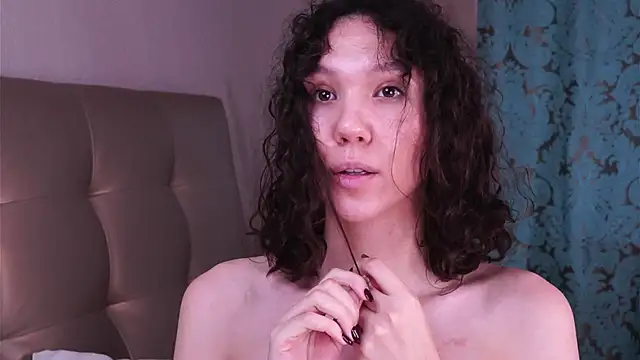 Stripchat cam girl KatieEdgin