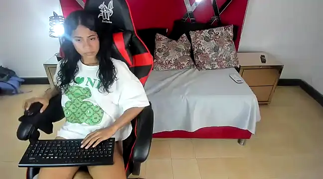 Stripchat cam girl KatalinaHT