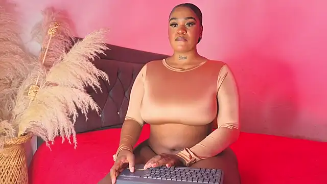 Thumbnail of Thalyanna_ebonny - Stripchat live cam