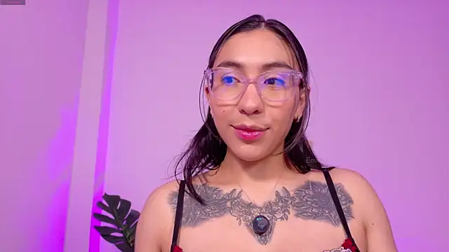 Stripchat cam girl emma_rouse69