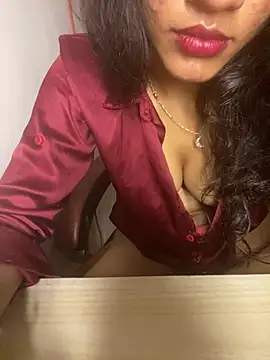 Stripchat cam girl MaggieMasala