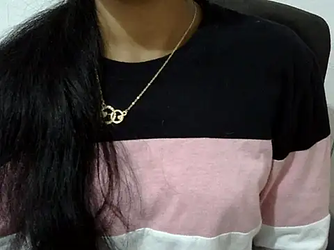 Stripchat cam girl Khushi_v