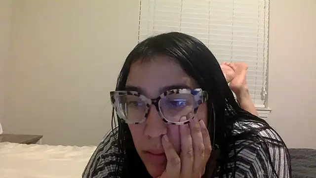 Stripchat cam girl glassesbaby