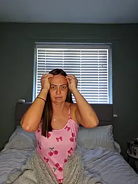 Stripchat cam girl EmmaDolly