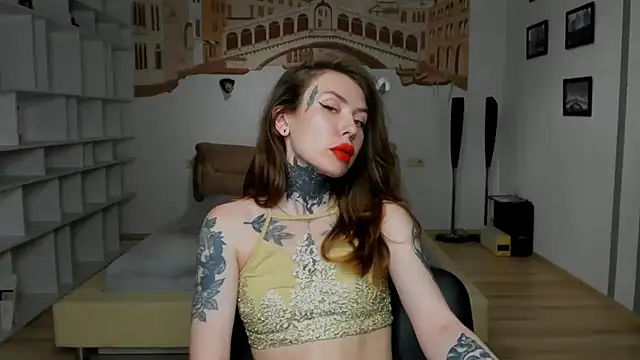 Stripchat cam girl EvaRouzi