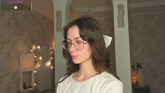 Stripchat cam girl ReneeLippeatt