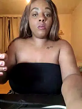 Stripchat cam girl CurvyAmberX