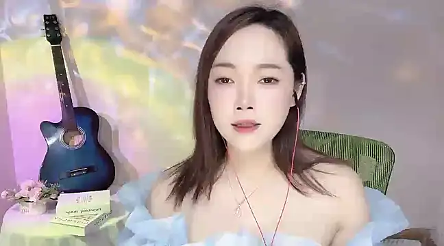Stripchat cam girl Xueer8