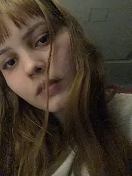 Stripchat cam girl anyahottt