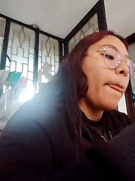 Stripchat cam girl StornBunnyy_