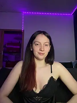 Stripchat cam girl YoungLisaa18