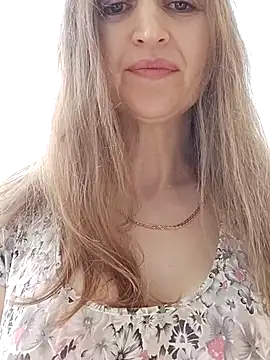 Thumbnail of irresistibelle - Stripchat live cam
