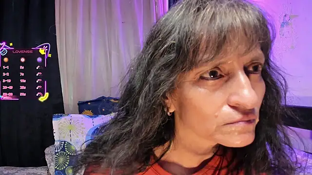 Stripchat cam girl LadyPilar