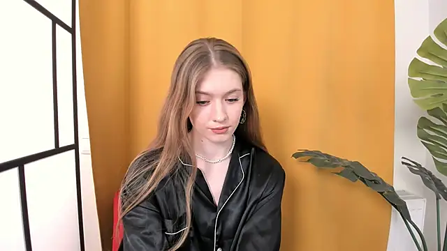 Stripchat cam girl EadlinBulmer