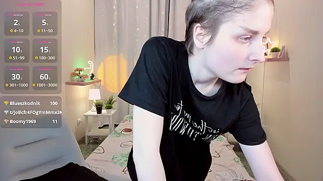 Stripchat cam girl KiraDuvall