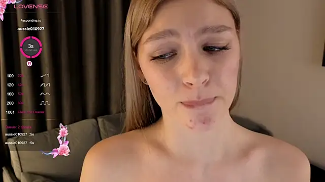 Stripchat cam girl DebraVaughn