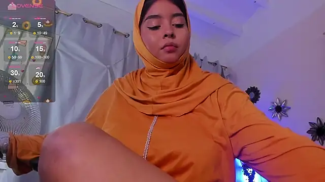 Stripchat cam girl FarihaMenem