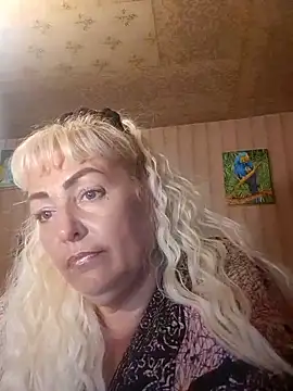 Stripchat cam girl LucienLove477