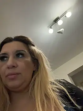 Stripchat cam girl TheeaBlanco