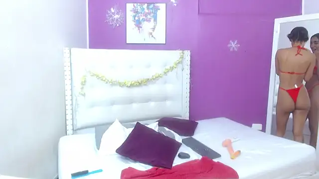 Stripchat cam girl tiny_sarah1