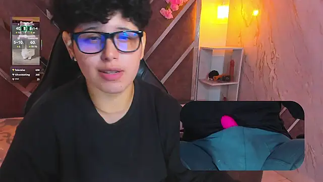 Stripchat cam girl LukeBear