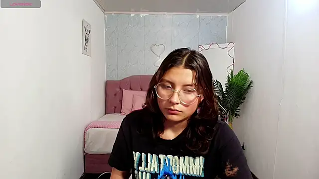 Stripchat cam girl Skarlet_tay