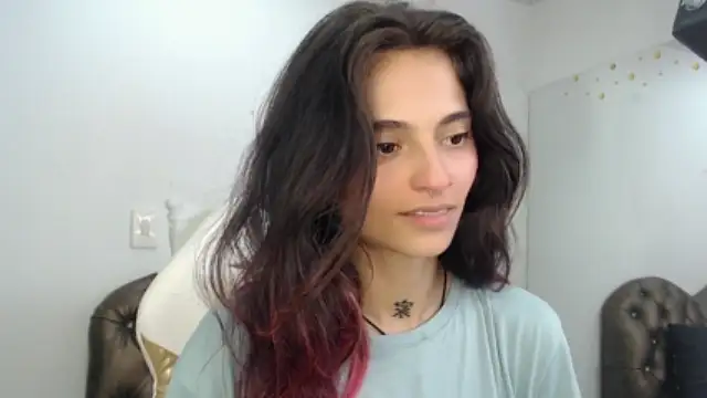 Stripchat cam girl petite_lisa