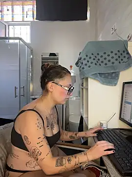 Stripchat cam girl Hawitxui