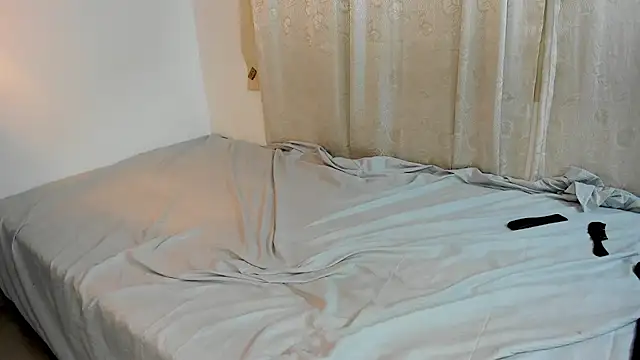 Stripchat cam girl caramelo_passion