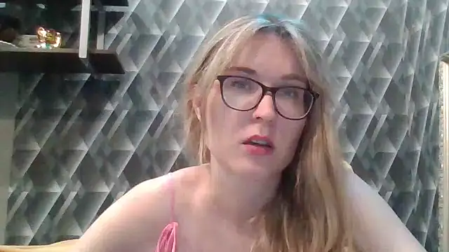 Stripchat cam girl Jugira